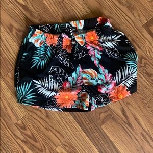 Full circle trends shorts